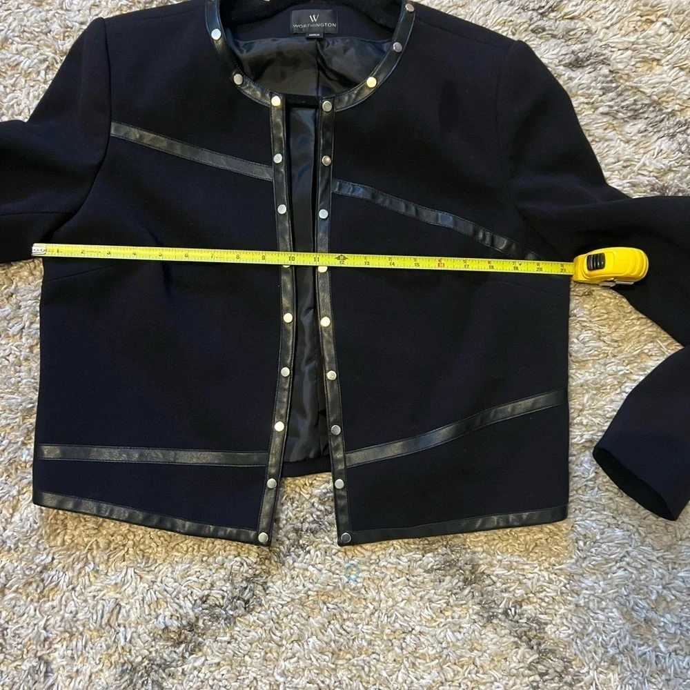 Unique blazer with silver enhancement fully lined size L (G119)